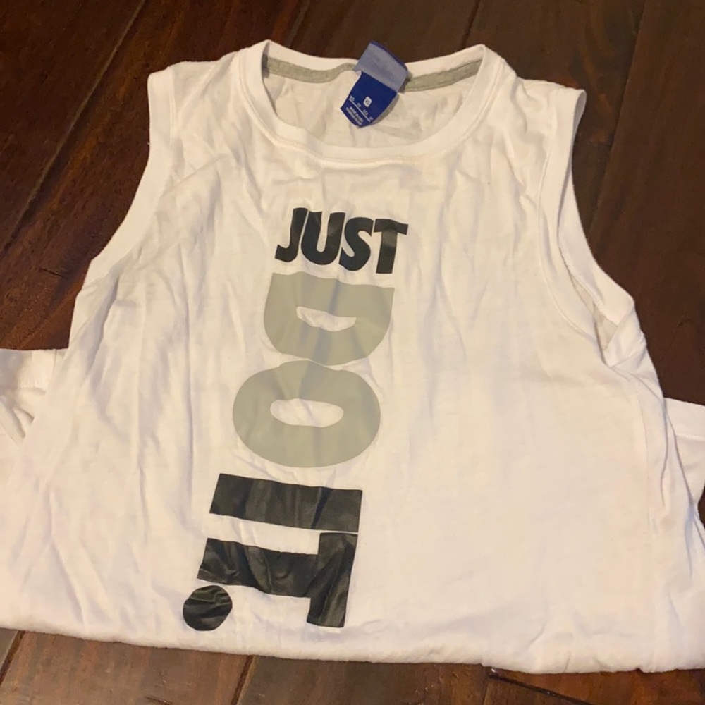 nike workout top